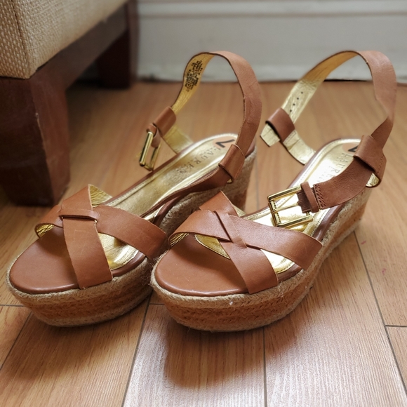 Heels - Picture 2 of 6